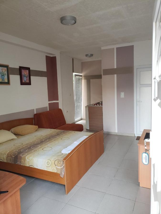 Apartments Petricevic Sutomore Exterior photo