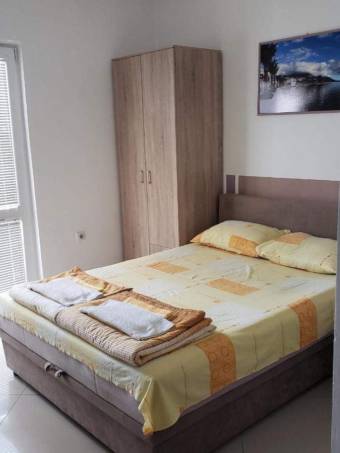 Apartments Petricevic Sutomore Exterior photo