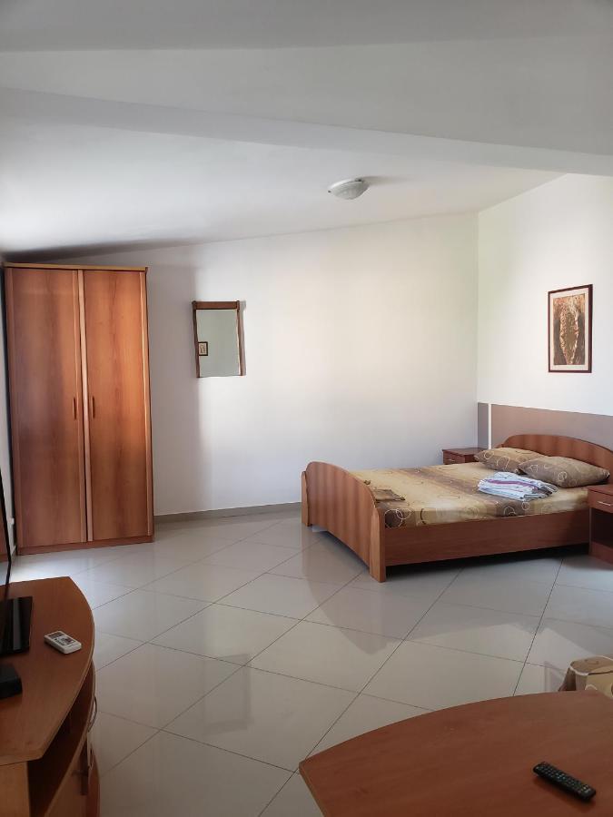 Apartments Petricevic Sutomore Exterior photo